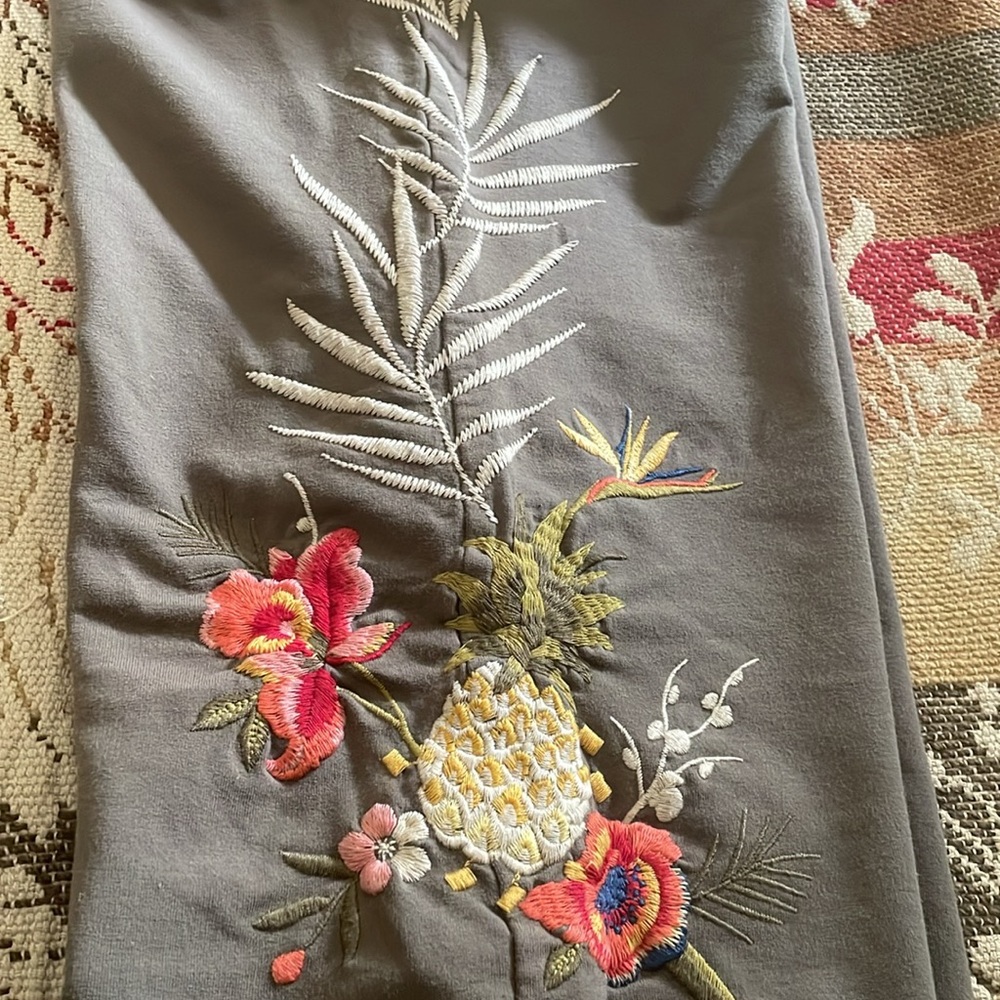 Johnny Was JW Los Angeles Cotton Joggers size M  Embroidered legs